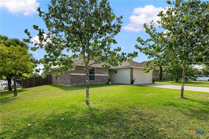 Property Photo: 144 Calcite Lane TX 76537