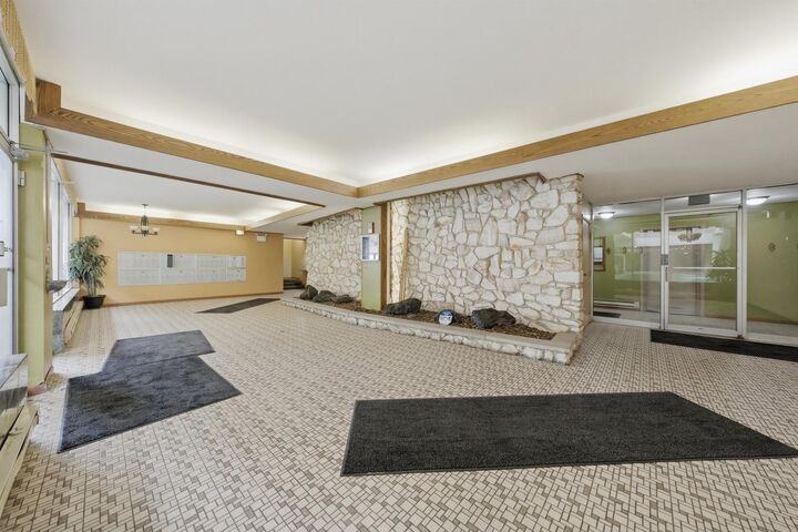 Property Photo: 2772 E 75th Street 2gs IL 60649