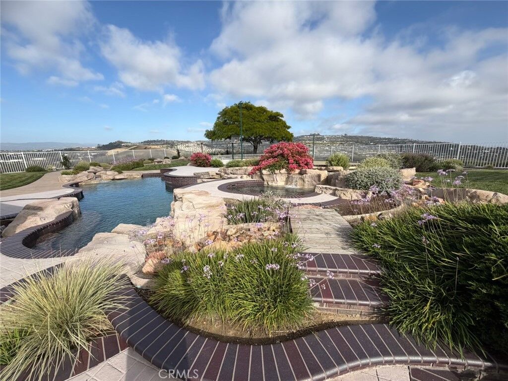 Property Photo:  2001 Via Aguila  CA 92673 