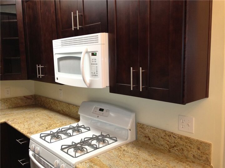 Property Photo:  723 E 3rd Street 11  CA 90802 