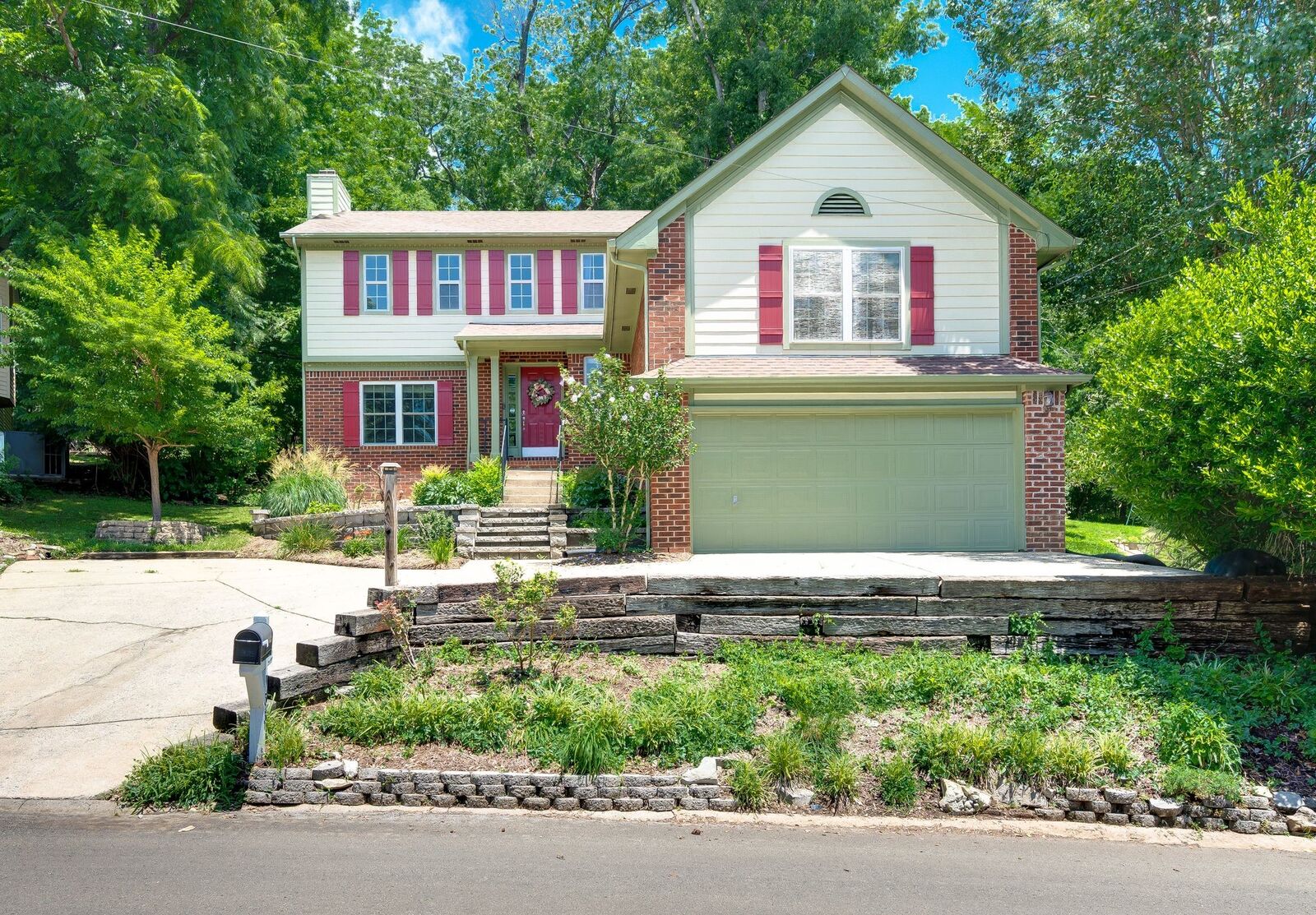 Property Photo:  133 Northlake Dr  TN 37075 