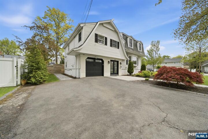 Property Photo:  13 Dogwood Court  NJ 07652 