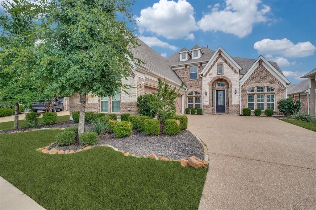 Property Photo: 3624 Ladybank TX 75056