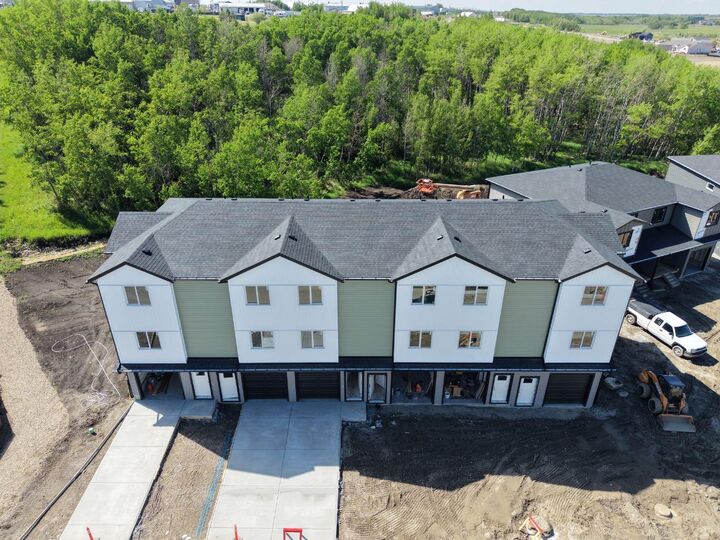 Property Photo: 10 Valarosa Park 1-6 AB T0M 0W0