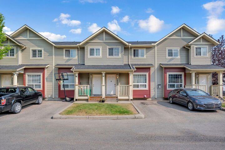 Property Photo: 111 Tarawood Lane NE 2204 AB T3J 5C2