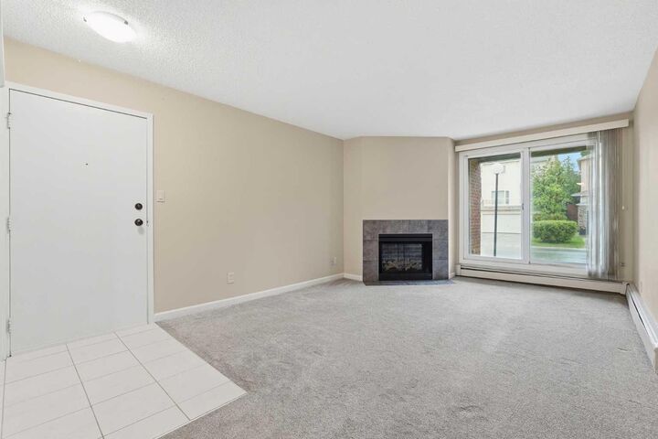 Property Photo: 6400 Coach Hill Road SW 723 AB T3H 1L6