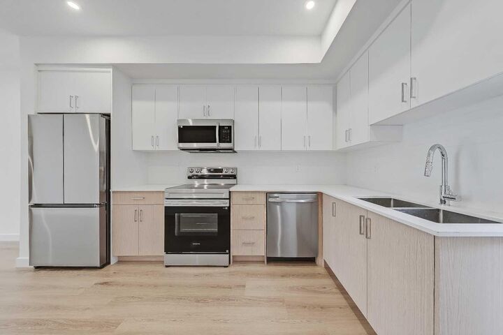Property Photo: 3550 45 Street SW 103 AB T3E 3V2