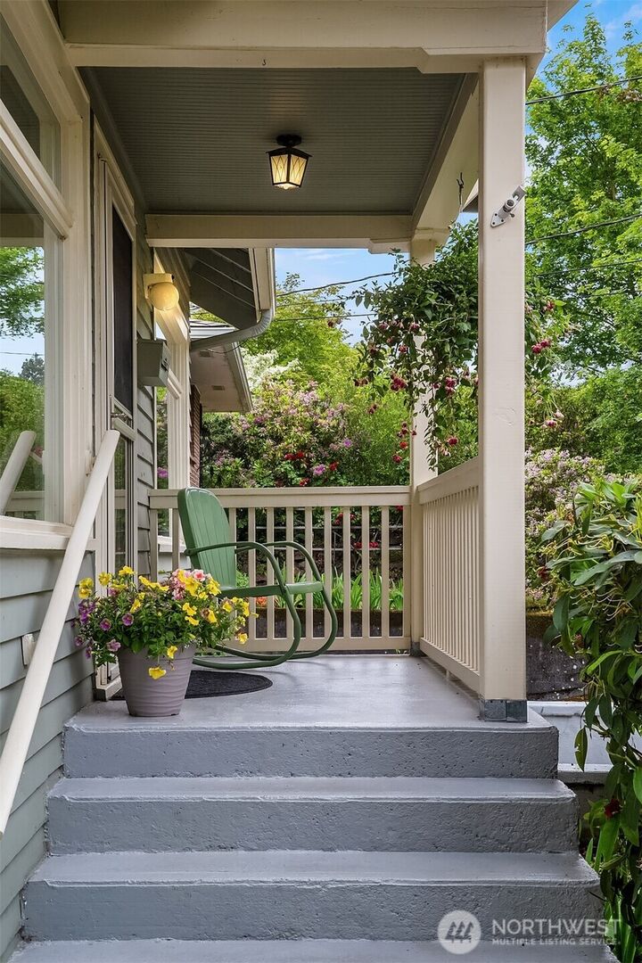 Property Photo:  4405  Baker Avenue NW  WA 98107 