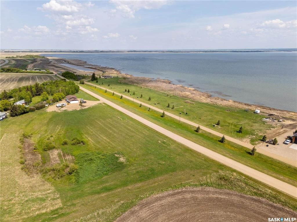 Property Photo: 750 Lakeshore Drive SK S0M 1X0