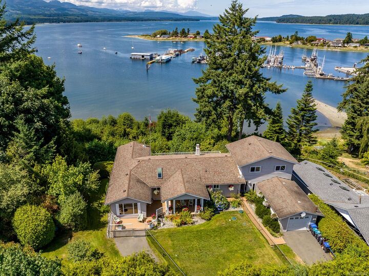 Property Photo: 200 Crome Point Rd BC V0R 1G0