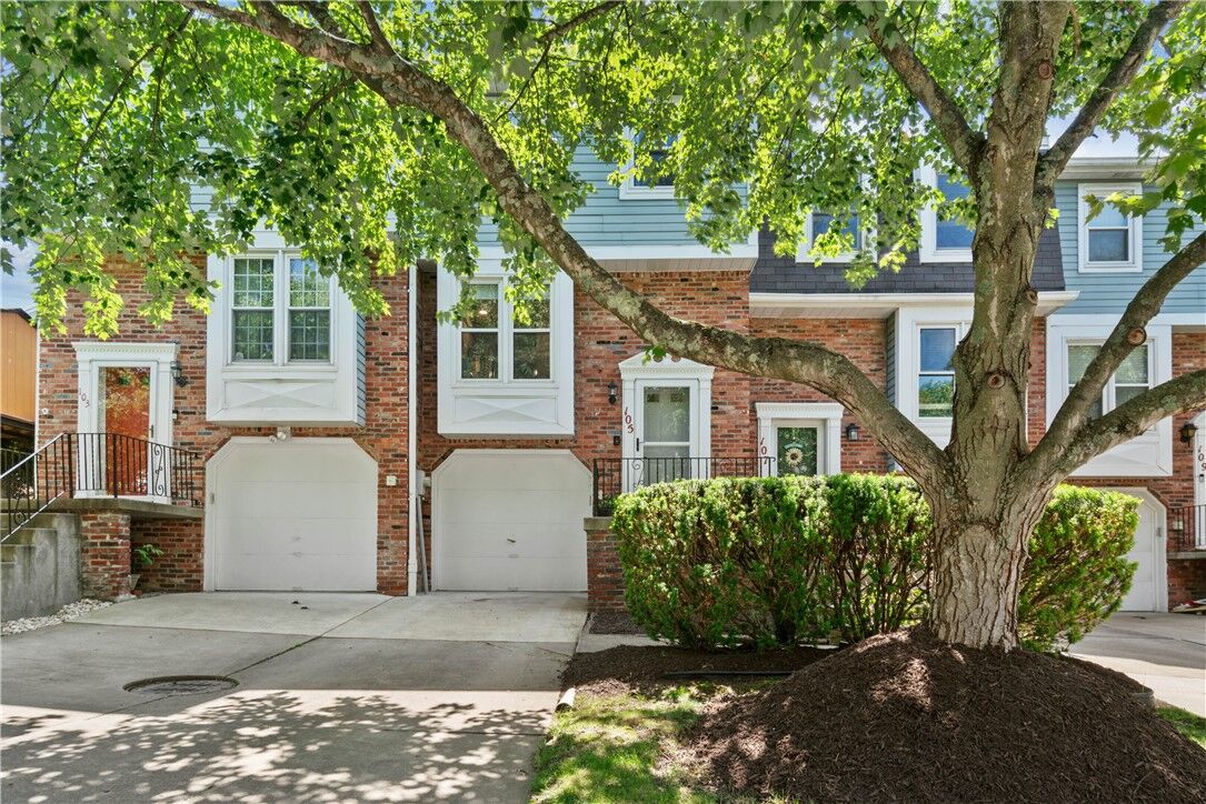 Property Photo:  105 Spruce Ct  PA 15229 