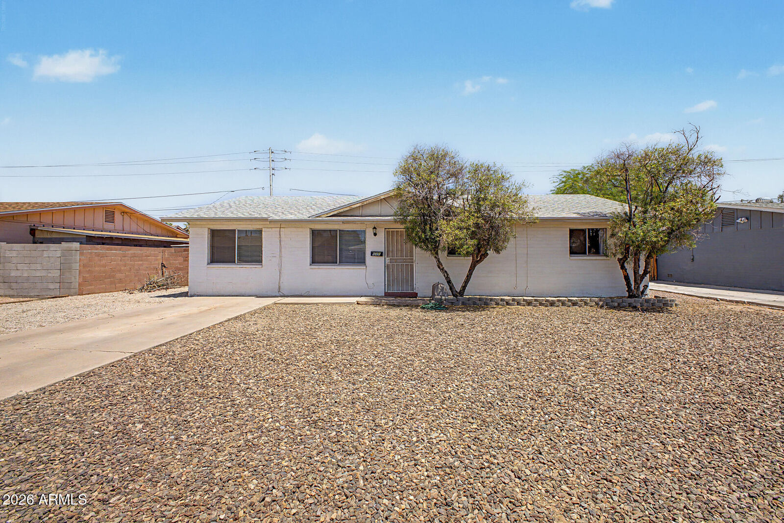 Property Photo:  620 E Vista Del Cerro Drive  AZ 85281 