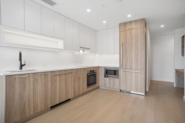 Property Photo:  8398 Oak Street 202  BC V6P 0L9 