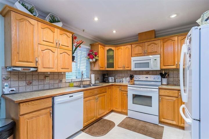 Property Photo: 30922 Sandpiper Place BC V2T 5L5