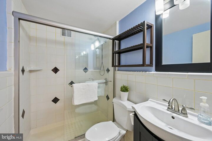 Property Photo:  2101 Chestnut Street 606  PA 19103 