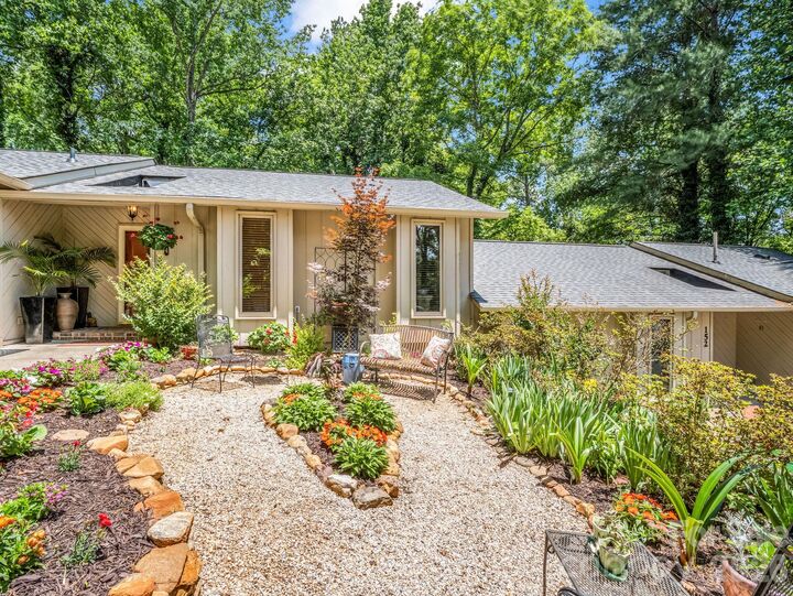 Property Photo: 154 Fairlane Road NC 28722