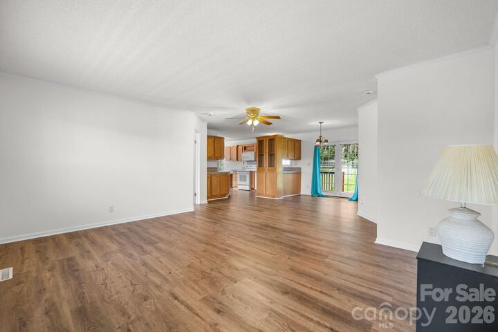 Property Photo:  952 Eastern Ridge Drive  NC 28658 