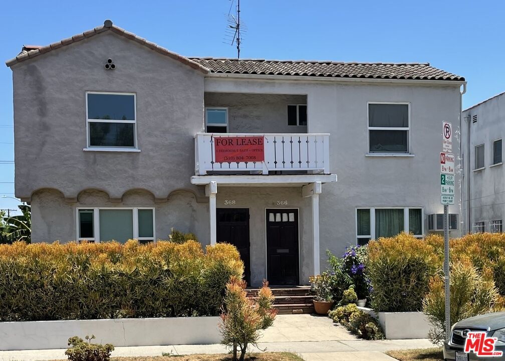 Property Photo:  368 N Genesee Ave  CA 90036 