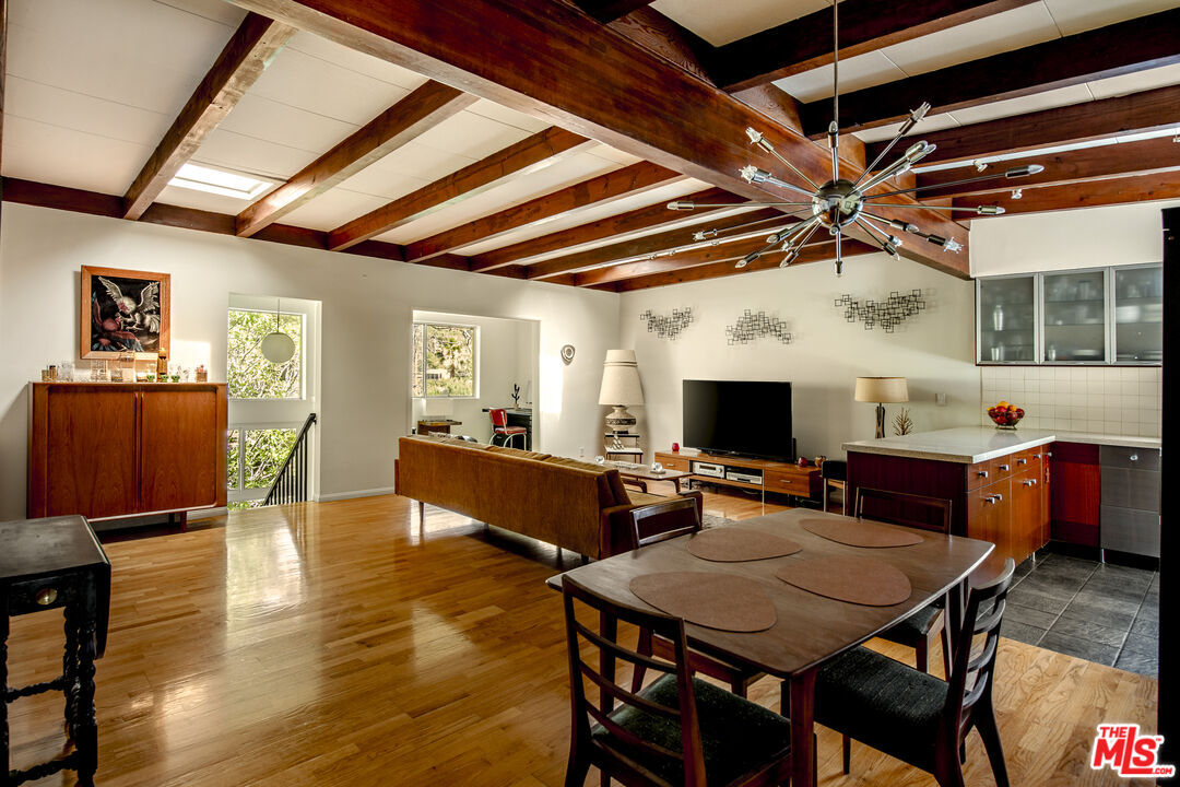 Property Photo: 3262 Dos Palos Dr CA 90068