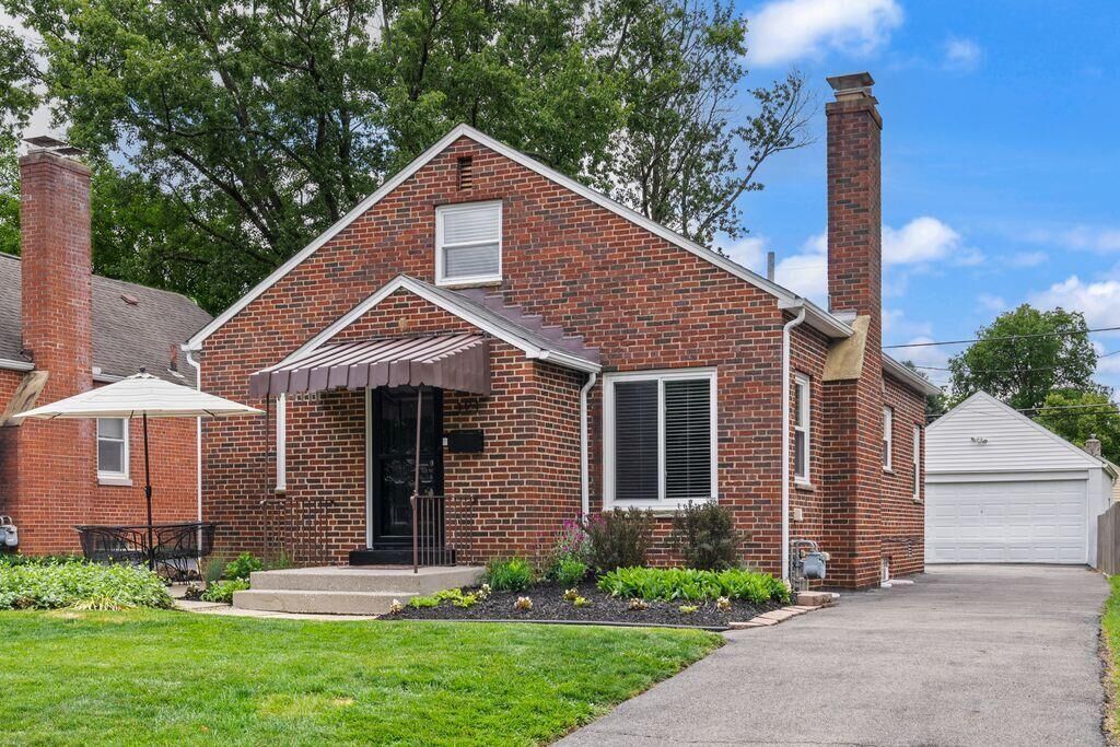 Property Photo:  121 E Beechwold Boulevard  OH 43214 