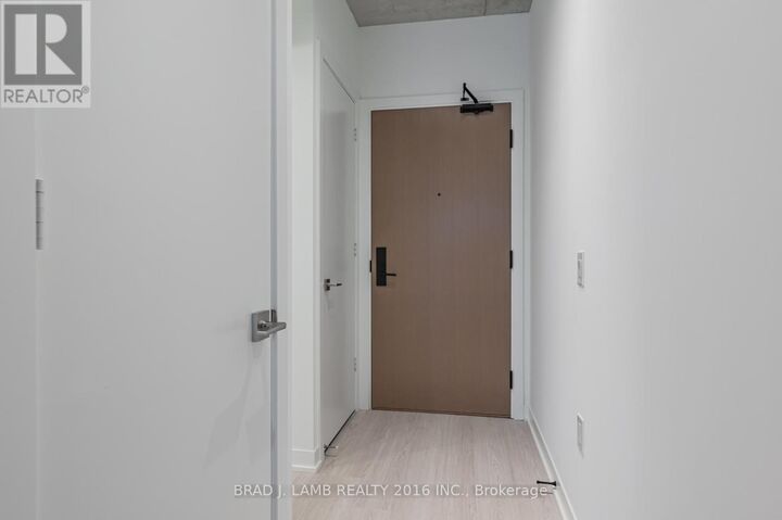 Property Photo:  195 McCaul Street 1005  ON M5T 0E5 