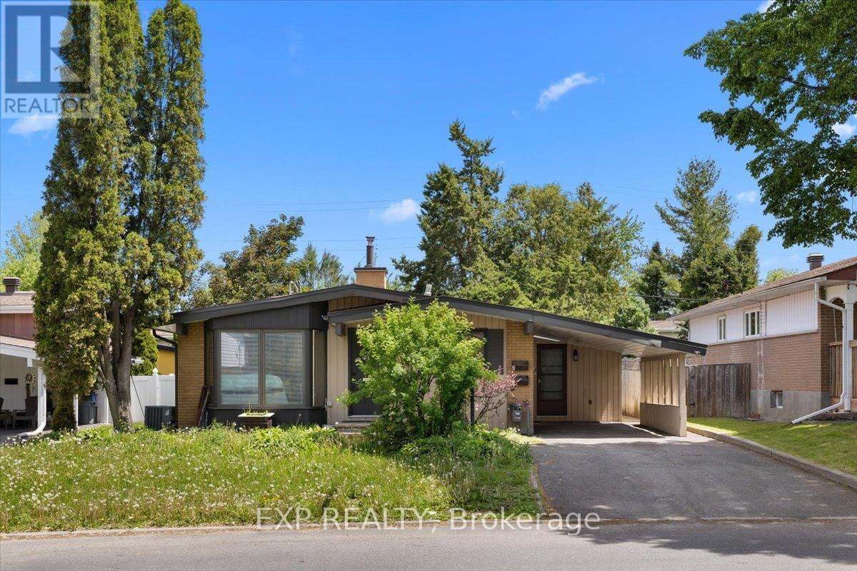 Property Photo:  2335 Harding Road  ON K1G 3B7 