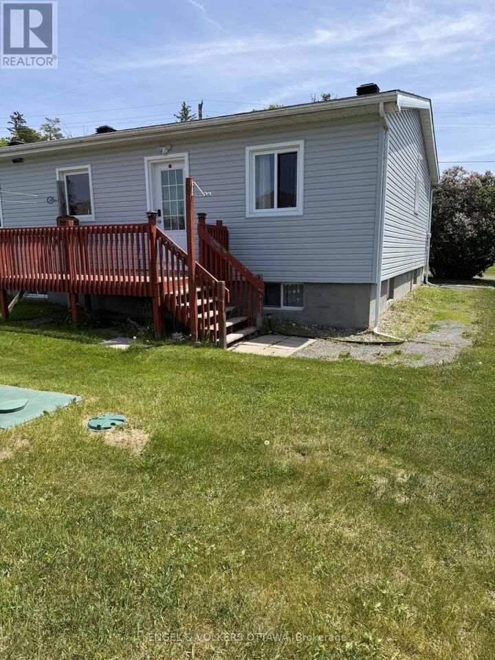 Property Photo:  1199 Old Montreal Road B  ON K4A 3N3 