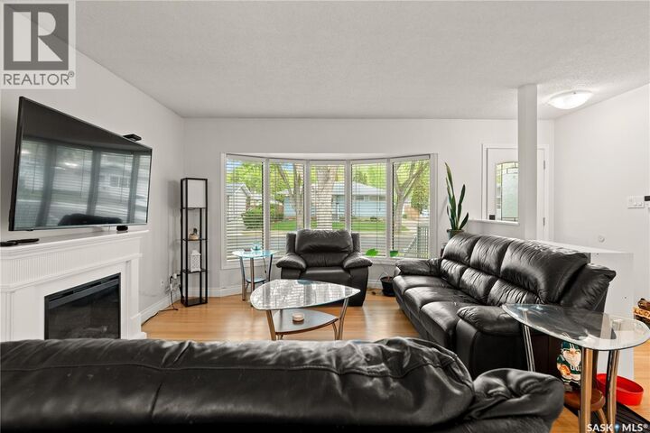 Property Photo:  17 Anderson Avenue  SK S4S 4R3 