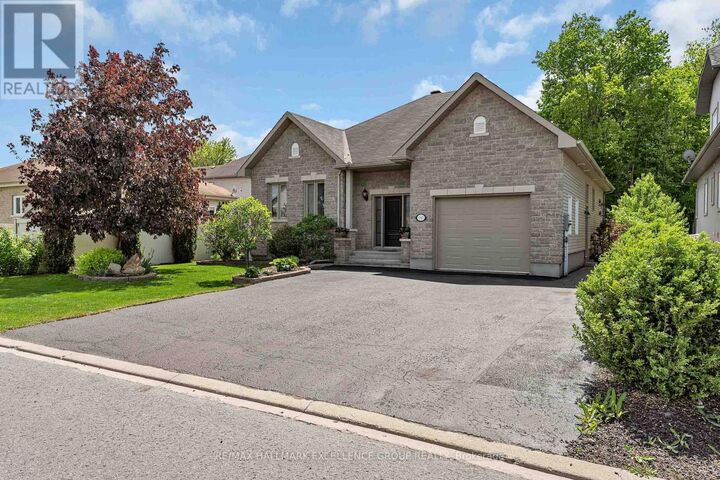 Property Photo:  547 Emerald Street  ON K4K 0C1 