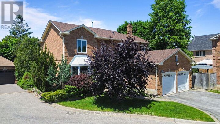 Property Photo:  6643 Mockingbird Lane  ON L5N 5K2 