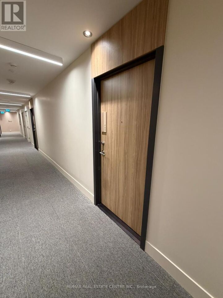 Property Photo:  3100 Keele Street 723  ON M3M 0E1 