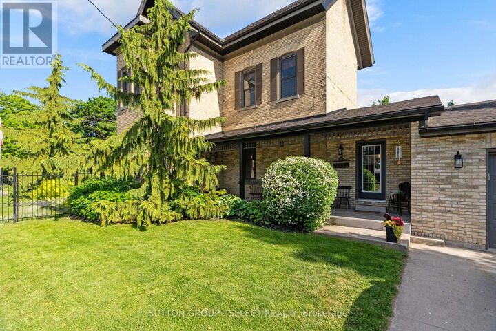 Property Photo:  431 Albert Street  ON N0M 1S1 
