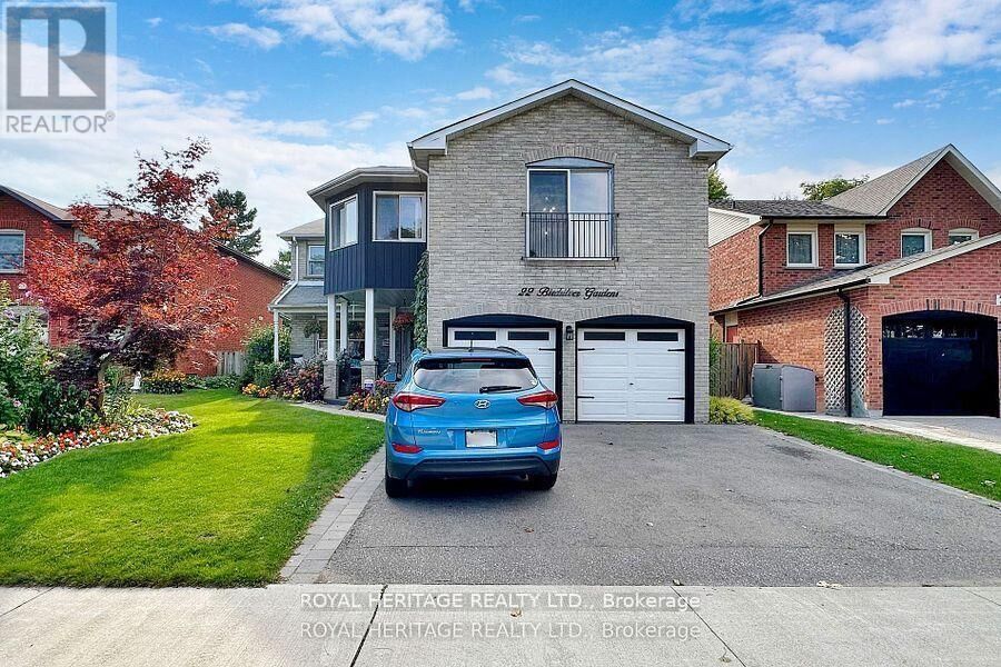 Property Photo:  22 Birdsilver Gardens North  ON M1C 4M5 