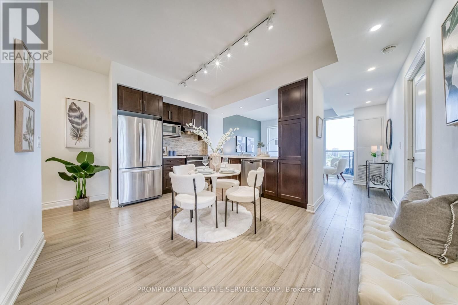 Photo de la propriété:  38 Cedarland Drive 1208  ON L6G 0G7 