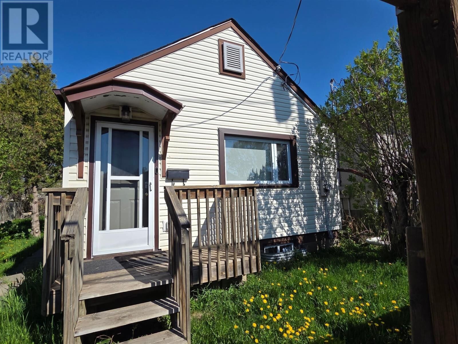 Property Photo:  84 Machar Ave  ON P7B 2Y6 