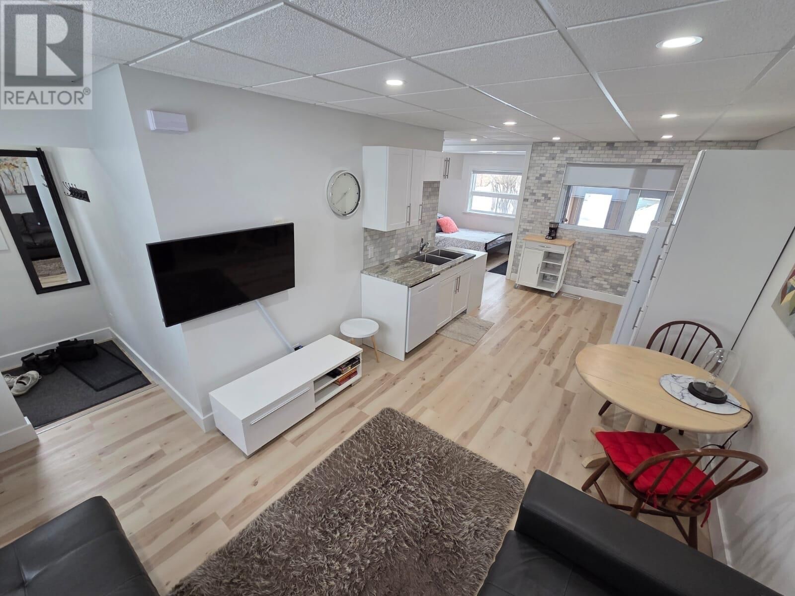 Property Photo:  84 Machar Ave  ON P7B 2Y6 