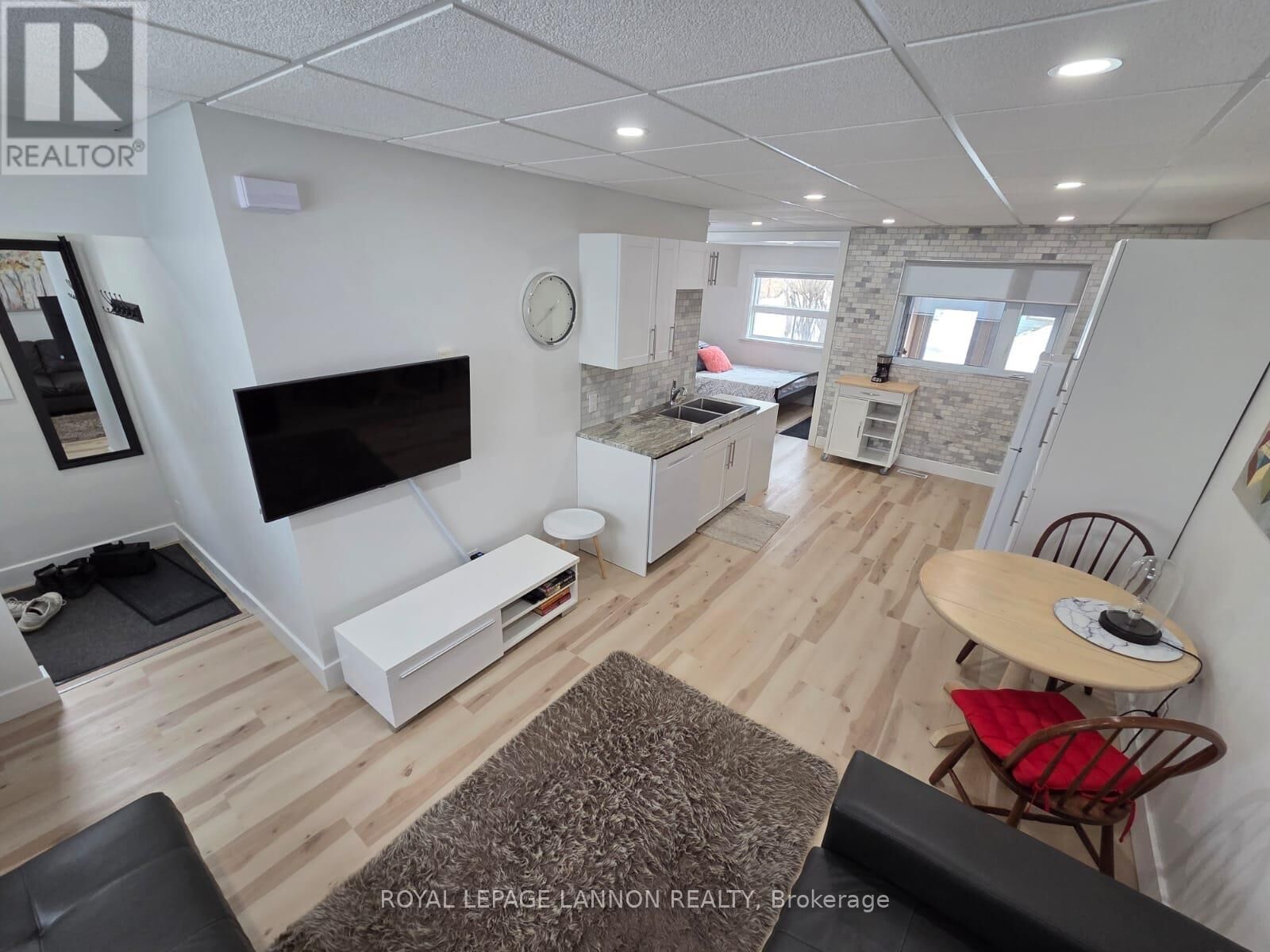 Property Photo: 84 Machar Ave ON P7B 2Y6