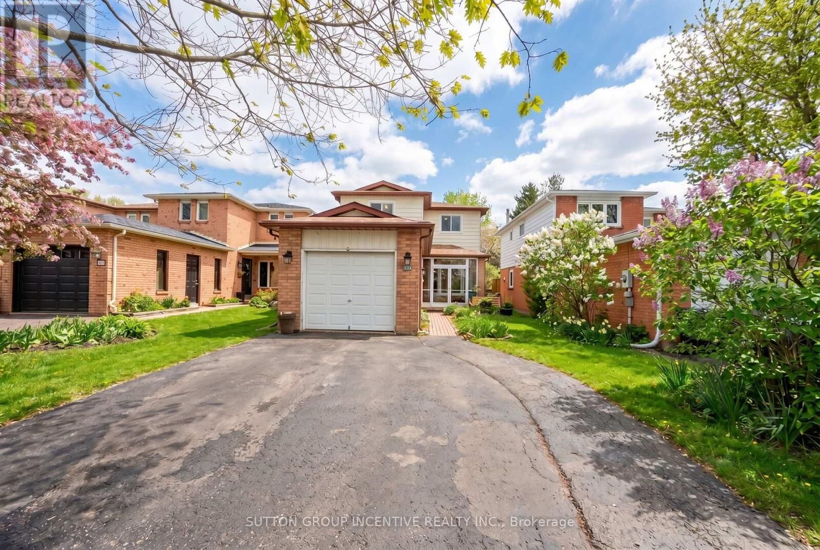 Property Photo:  113 Garden Drive  ON L4N 5T9 