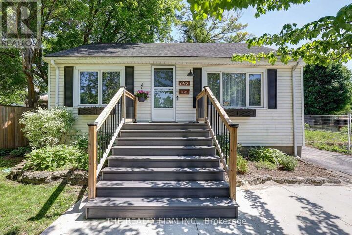 Property Photo:  697 Victoria Street  ON N5Y 4C3 