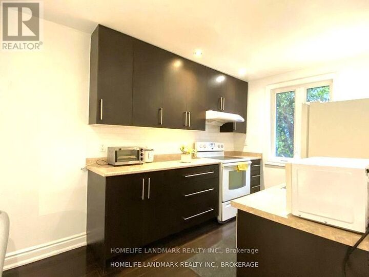 Property Photo:  57 Glenside Avenue 2nd  ON M4L 2T6 