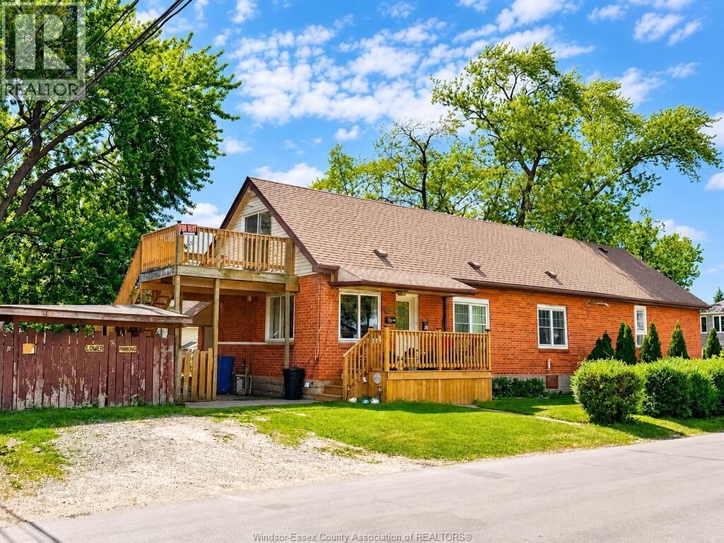 Property Photo:  699 Charlotte Street Upper  ON N8X 3A6 