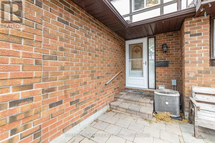 Photo de la propriété:  1103 Millwood Court  ON K1C 3E9 