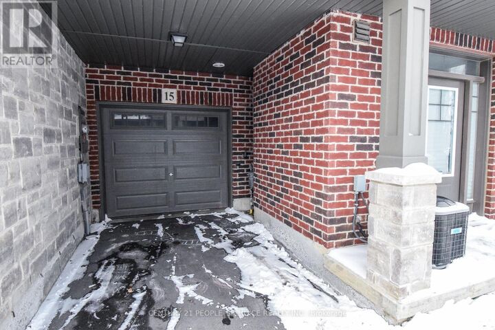Property Photo:  15 Hoffman Lane  ON L9G 0H2 
