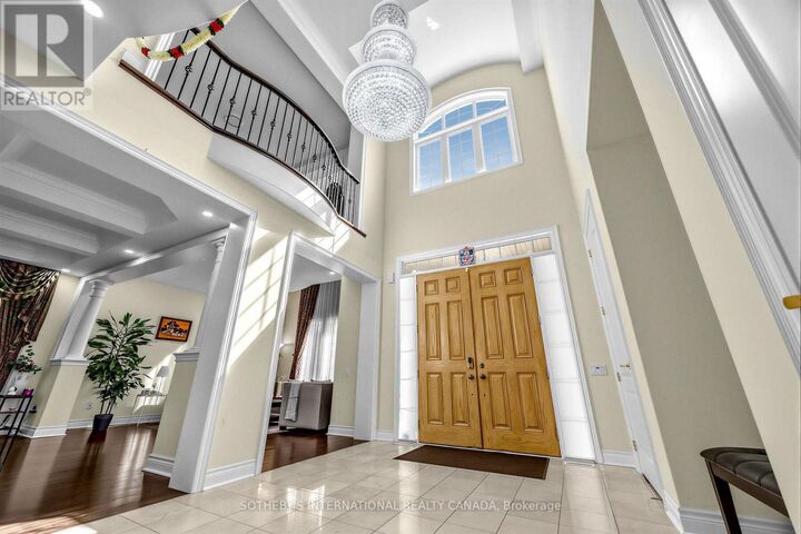 Property Photo: 54 Kelways Circle Main/Upper ON L6T 0G5