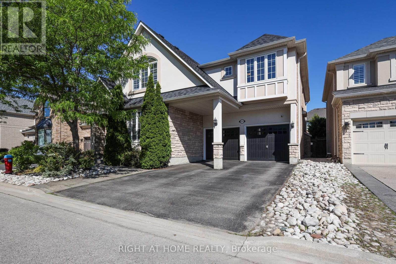 Property Photo:  978 Cousens Terrace  ON L9T 0E1 