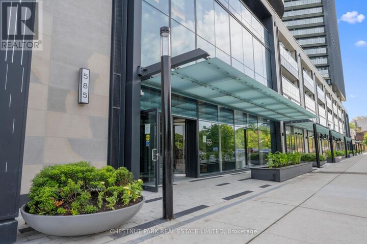Property Photo:  585 Bloor Street East 4419  ON M4W 0B3 