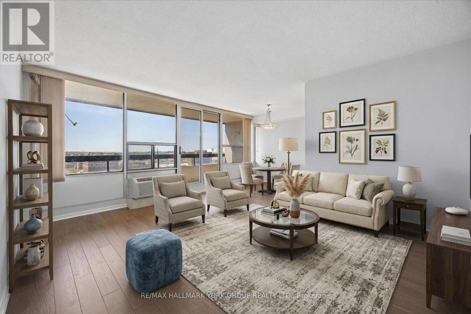 Property Photo:  55 William Street East 1016  ON L1G 7C9 