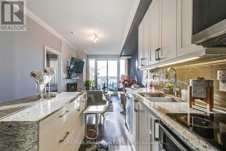 Property Photo:  9600 Yonge Street 706B  ON L4C 0X3 