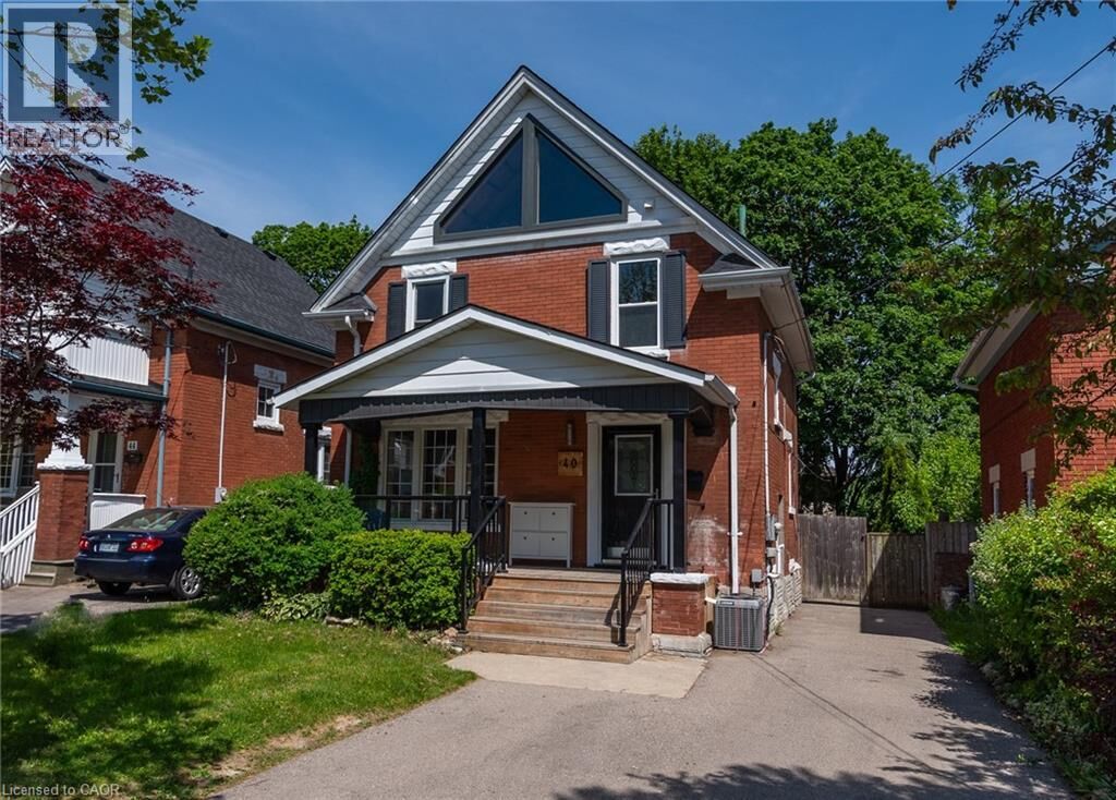 Property Photo:  40 Woodland Avenue  ON N2M 3G7 