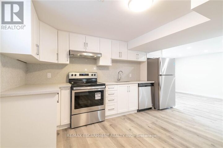 Property Photo:  196 Upper Paradise Road 2  ON L9C 5B9 